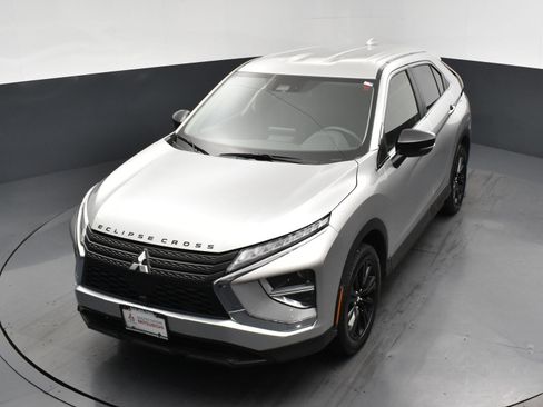 Used 2023 Mitsubishi Eclipse Cross LE AWD/4WD image 18