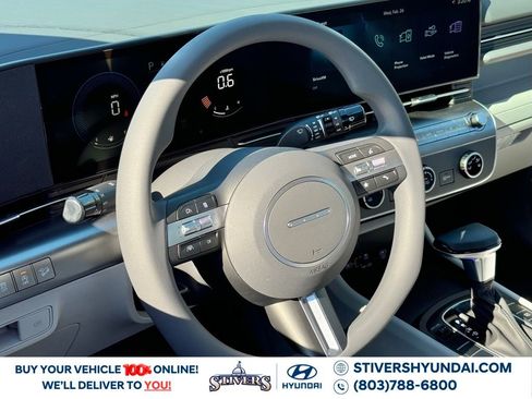 Certified 2025 Hyundai Kona SE image 15