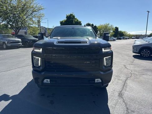 Used 2022 Chevrolet Silverado 2500 LT w/ Midnight Edition AWD/4WD image 2