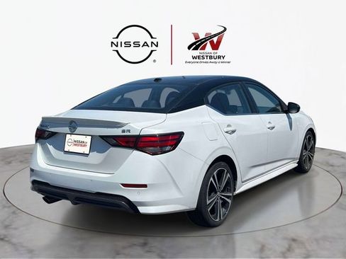 Used 2023 Nissan Sentra SR FWD image 2