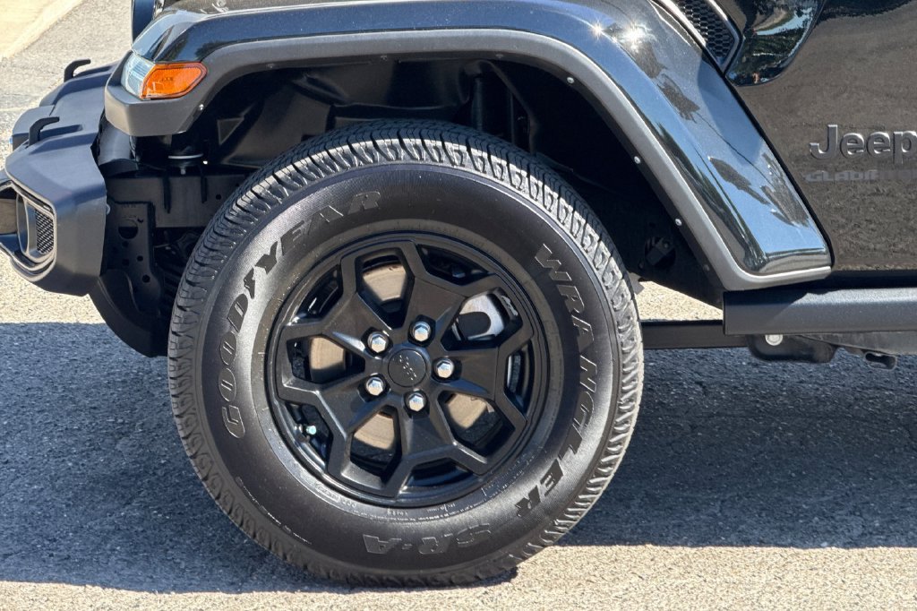 Used 2022 Jeep Gladiator Sport AWD/4WD image 26