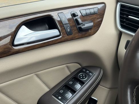 Used 2015 Mercedes-Benz GL 450 GL 450 4MATIC AWD 4dr SUV image 26