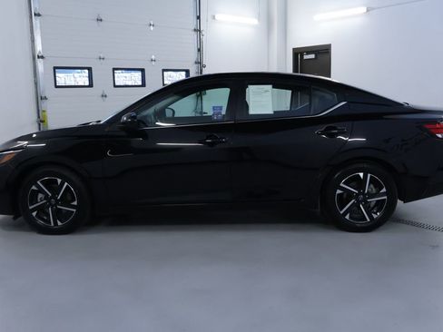 Used 2024 Nissan Sentra SV image 4