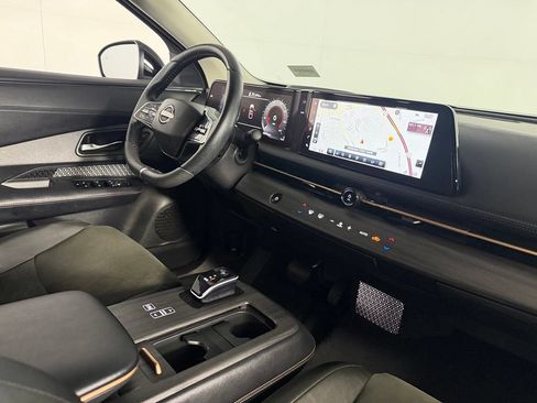 Used 2023 Nissan Ariya FWD image 28
