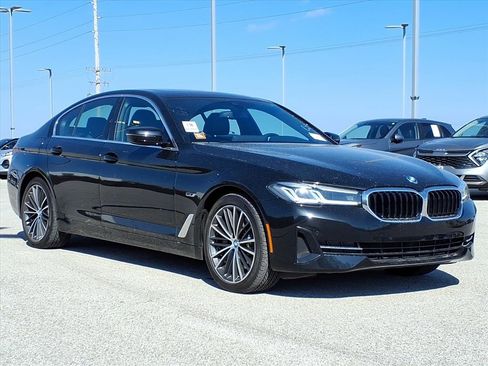 Used 2023 BMW 530e xDrive w/ Convenience Package image 1