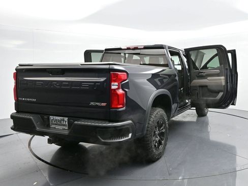 Used 2022 Chevrolet Silverado 1500 ZR2 w/ Technology Package image 40