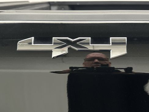 Used 2025 GMC Sierra 1500 Elevation image 15