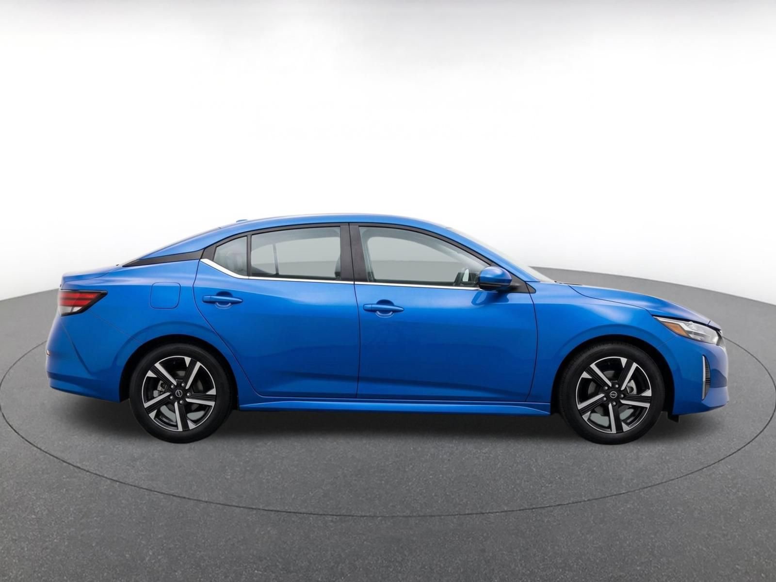Used 2025 Nissan Sentra SV FWD image 9
