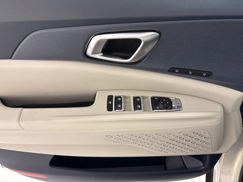 New 2026 Kia Carnival EX FWD image 25