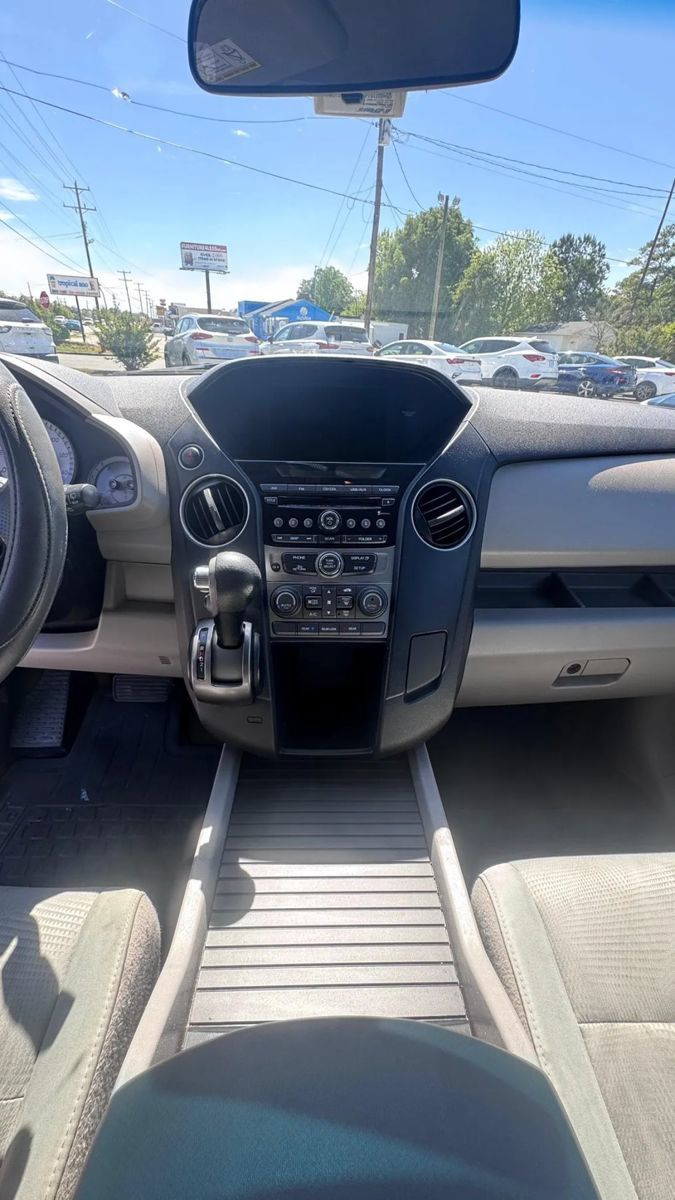Used 2015 Honda Pilot LX image 10