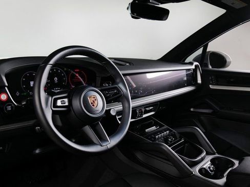 Certified 2026 Porsche Cayenne AWD/4WD image 4