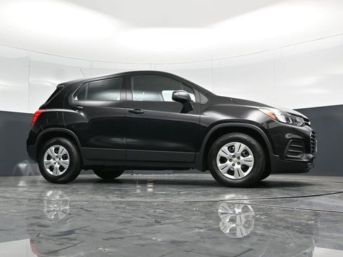 Used 2018 Chevrolet Trax LS FWD image 53
