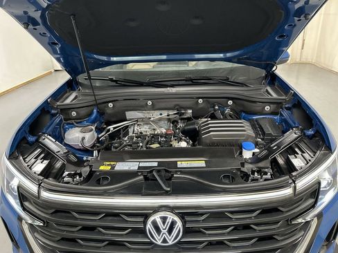 Used 2025 Volkswagen Atlas Cross Sport SE AWD/4WD image 24