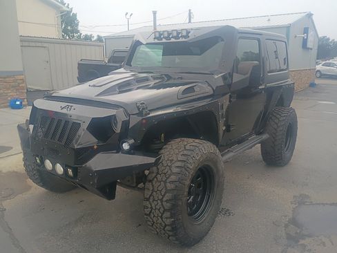 Used 2015 Jeep Wrangler Sport AWD/4WD image 2
