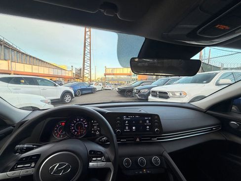 Used 2023 Hyundai Elantra SE image 23