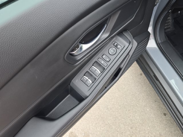 Used 2024 Honda Accord Sport image 11