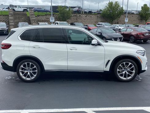 Used 2023 BMW X5 xDrive40i w/ Premium Package AWD/4WD image 2