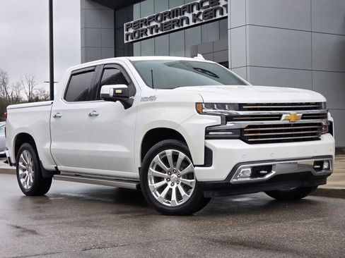 Used 2019 Chevrolet Silverado 1500 High Country w/ Technology Package image 2