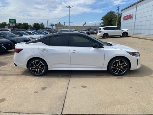 New 2025 Nissan Sentra SR image 7