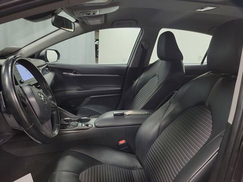 Used 2022 Toyota Camry SE image 13