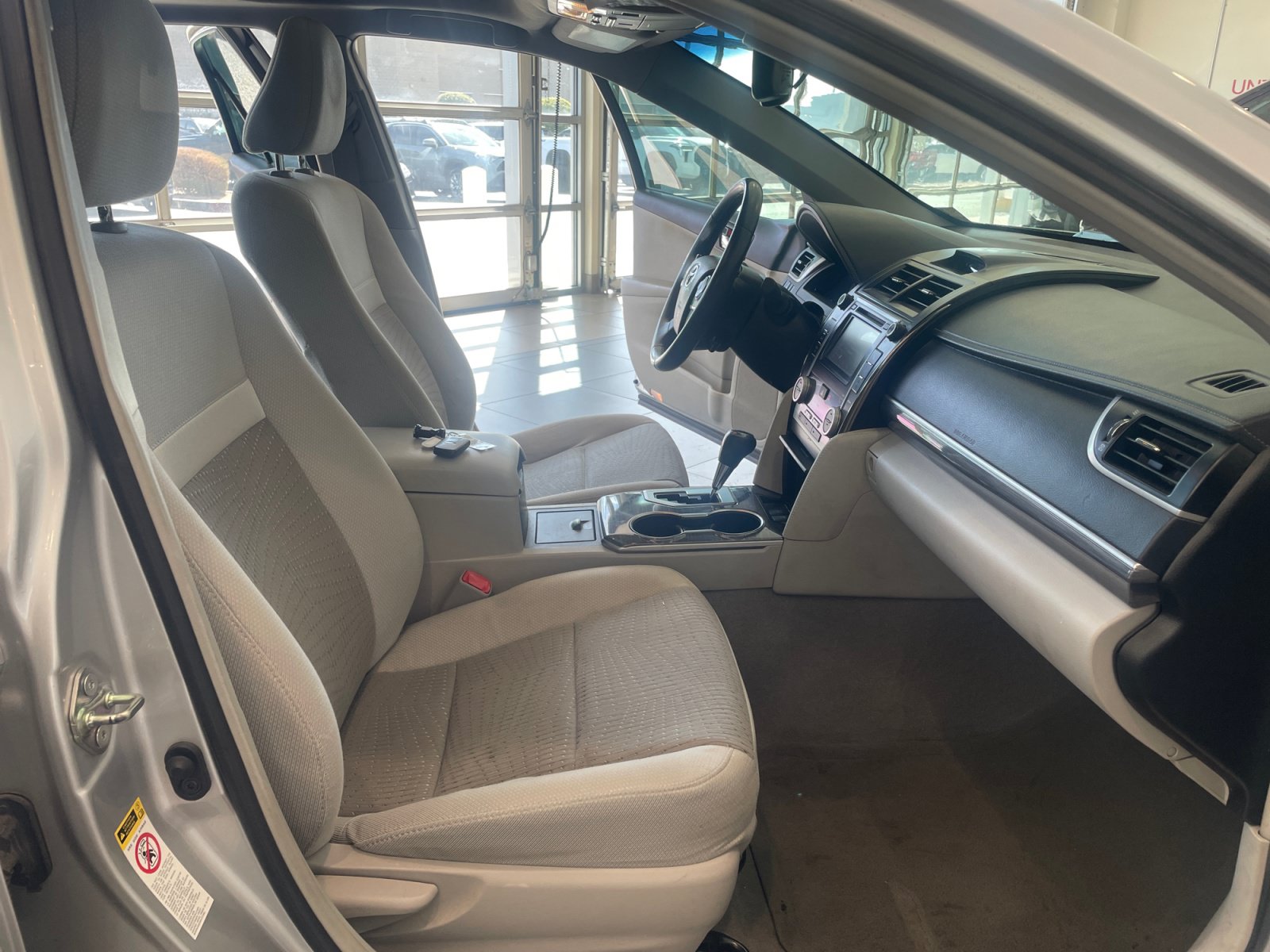 Used 2013 Toyota Camry XLE w/ Convenience Pkg FWD image 19