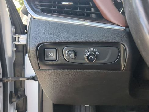 Used 2021 Buick Enclave Avenir w/ Avenir Technology Package image 18