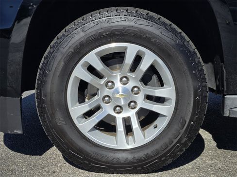 Used 2015 Chevrolet Suburban LT w/ Luxury Package image 10