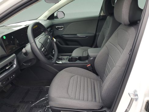 New 2025 Kia K4 EX image 12