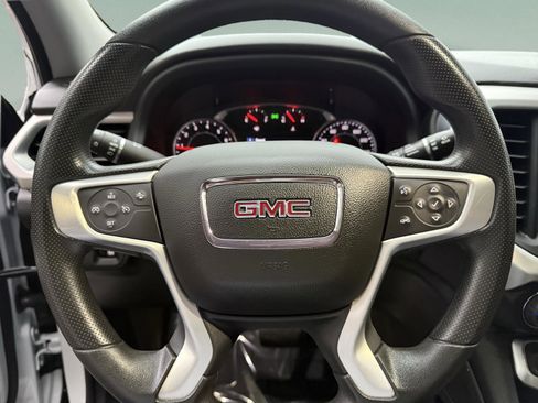 Used 2022 GMC Acadia SLE image 11