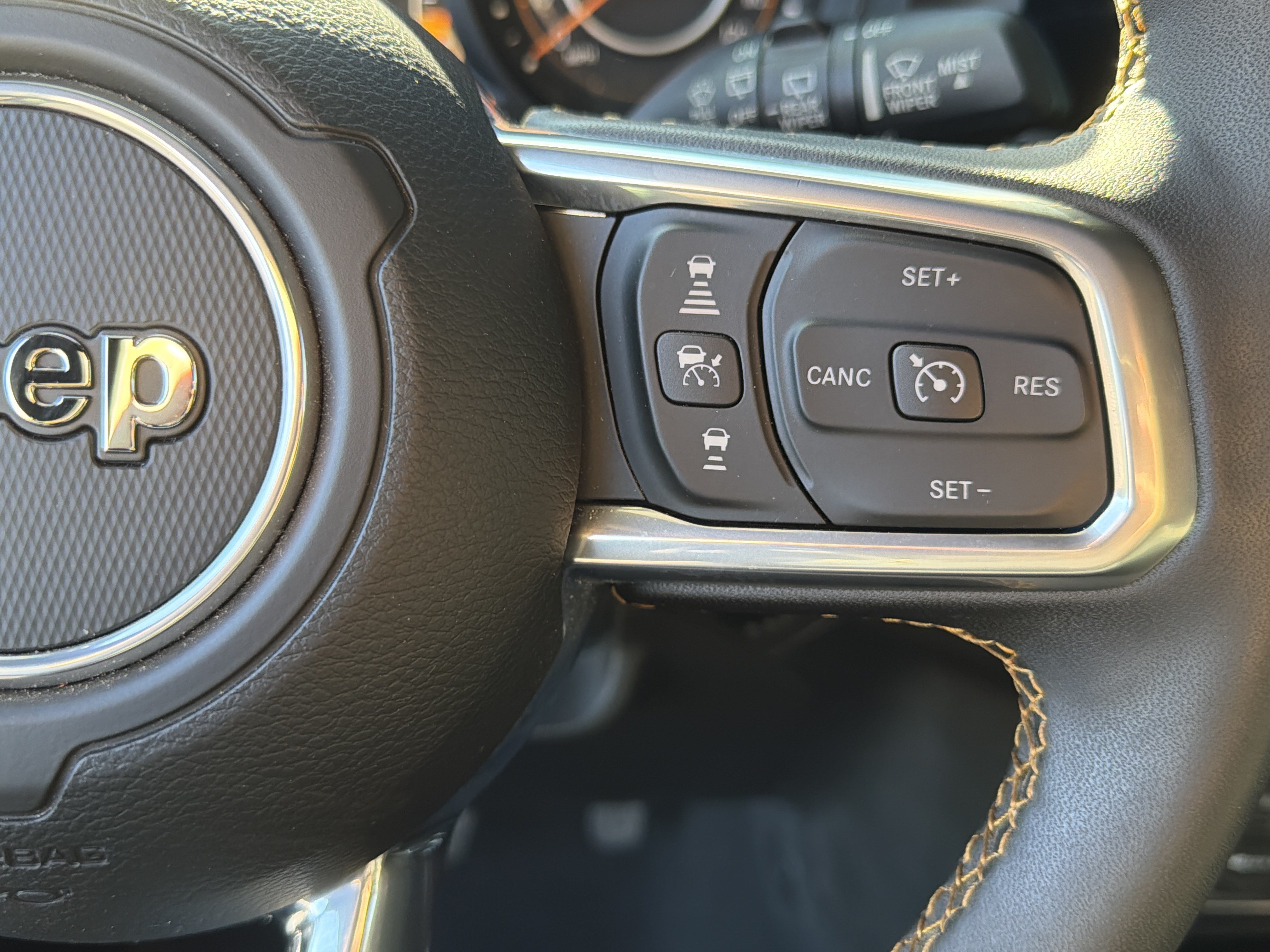 Used 2024 Jeep Wrangler Unlimited Sahara AWD/4WD image 30