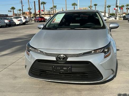 Used 2025 Toyota Corolla LE w/ LE Premium Package image 2