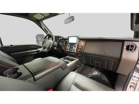 Used 2016 Ford F250 Lariat w/ Lariat Ultimate Package image 17