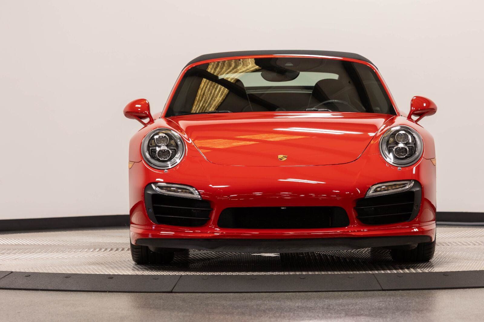 Used 2015 Porsche 911 Turbo S AWD/4WD image 32