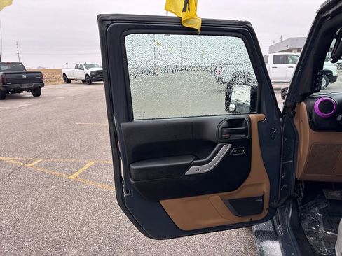 Used 2017 Jeep Wrangler Unlimited Sahara w/ Dual Top Group image 24