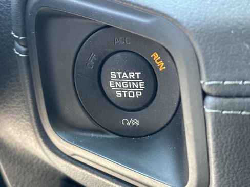 Used 2025 Jeep Wrangler Unlimited Rubicon AWD/4WD image 24