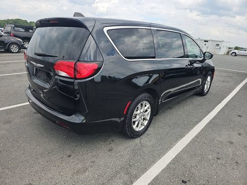 Used 2023 Chrysler Voyager LX FWD image 7