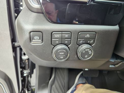 New 2026 Chevrolet Silverado 1500 LT image 17