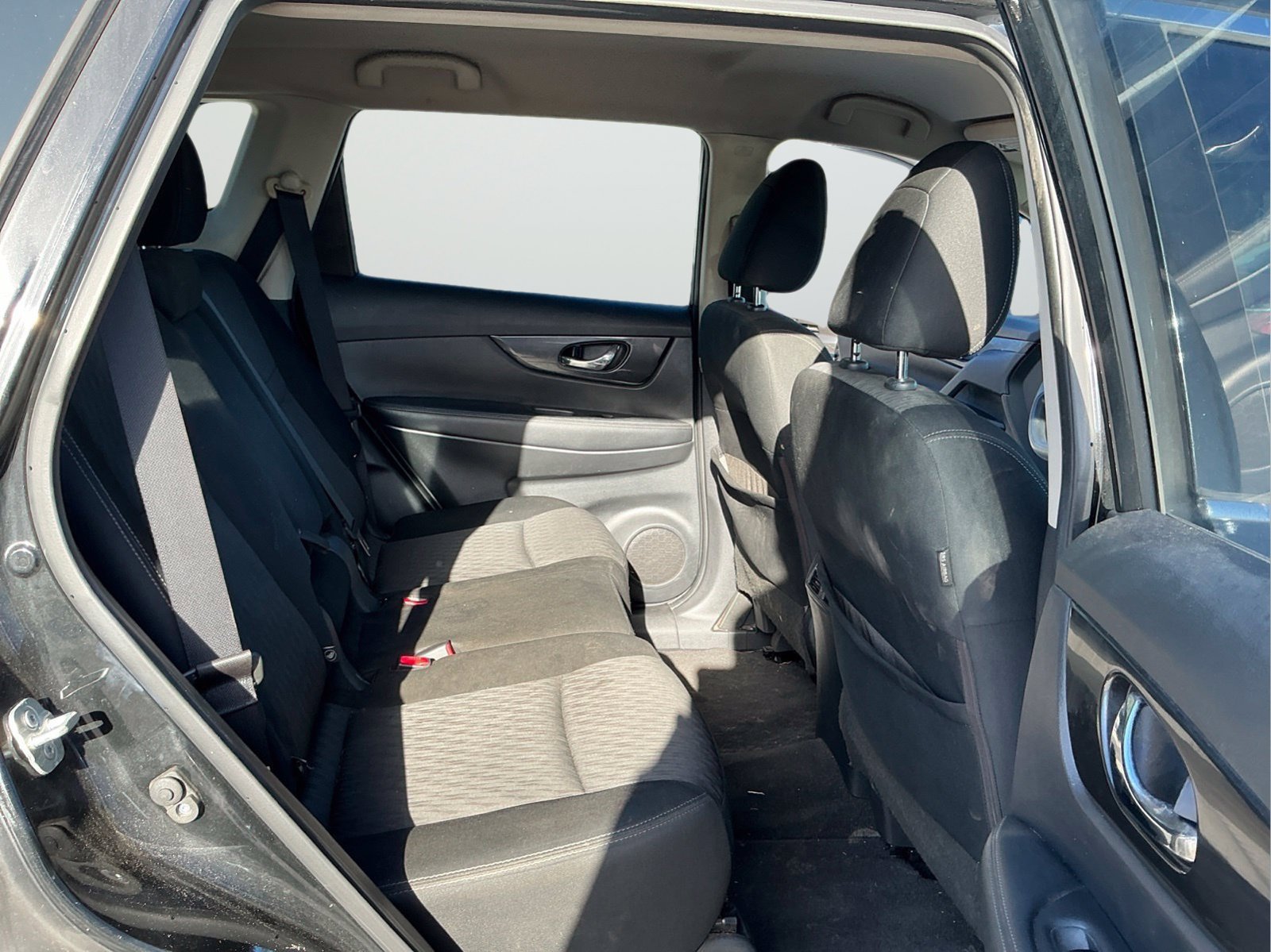 Used 2018 Nissan Rogue S FWD image 13