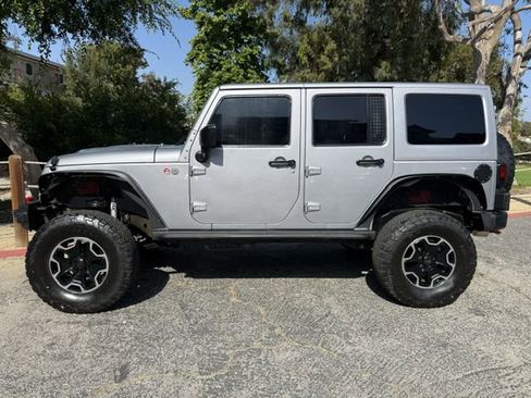 Used 2016 Jeep Wrangler Unlimited Rubicon AWD/4WD image 3