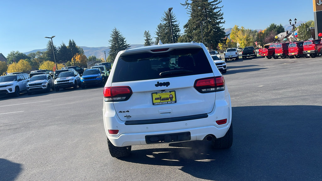 Used 2020 Jeep Grand Cherokee Altitude AWD/4WD image 4