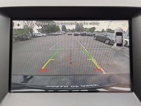 Used 2017 Ford Edge Titanium FWD image 25