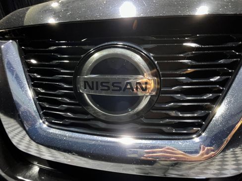 Used 2018 Nissan Rogue SL w/ Premium Package image 23