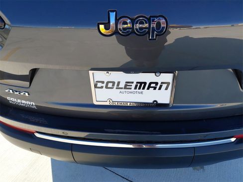 Used 2023 Jeep Grand Cherokee L Limited image 23