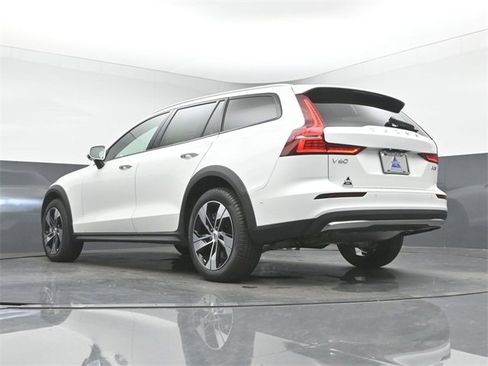New 2026 Volvo V60 B5 Cross Country Plus w/ Protection Package Premier image 44