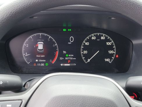 Used 2025 Honda HR-V LX image 25