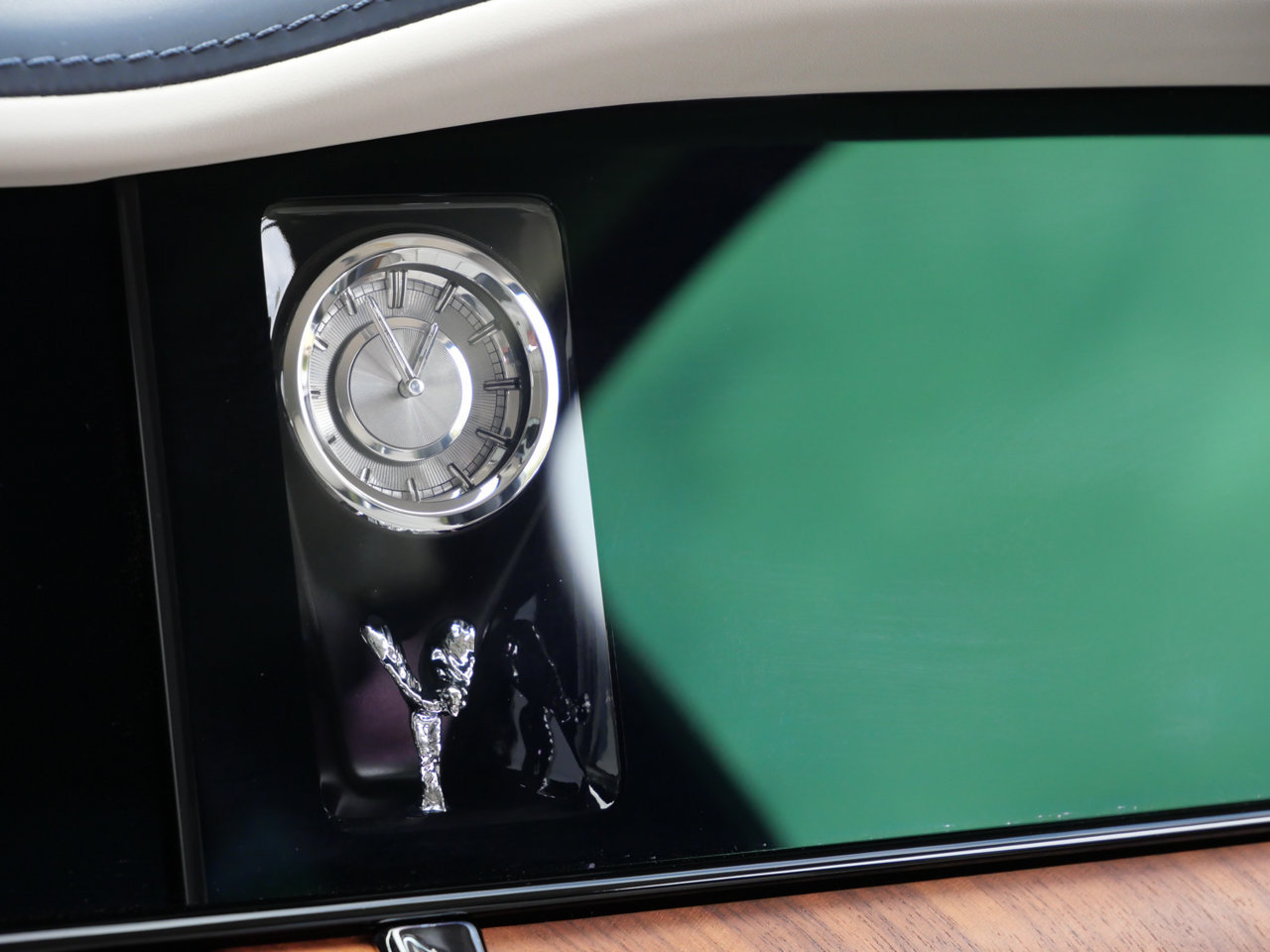 Used 2025 Rolls-Royce Cullinan AWD/4WD image 14