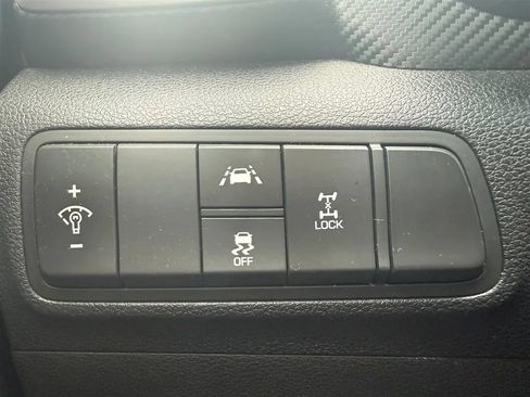 Used 2020 Hyundai Tucson SE w/ Winter Weather Package AWD/4WD image 19
