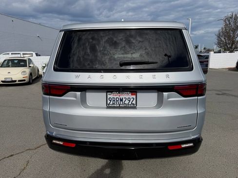 Used 2022 Jeep Wagoneer Series II w/ Rear Seat Video Group 1 AWD/4WD image 3