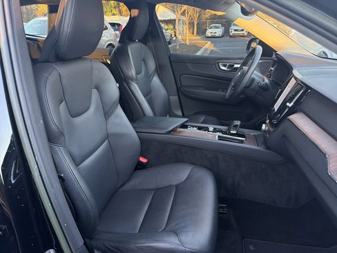 Certified 2023 Volvo XC60 B5 Plus image 35