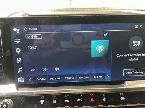 Used 2025 Chevrolet Silverado 2500 LT w/ Safety Package AWD/4WD image 15